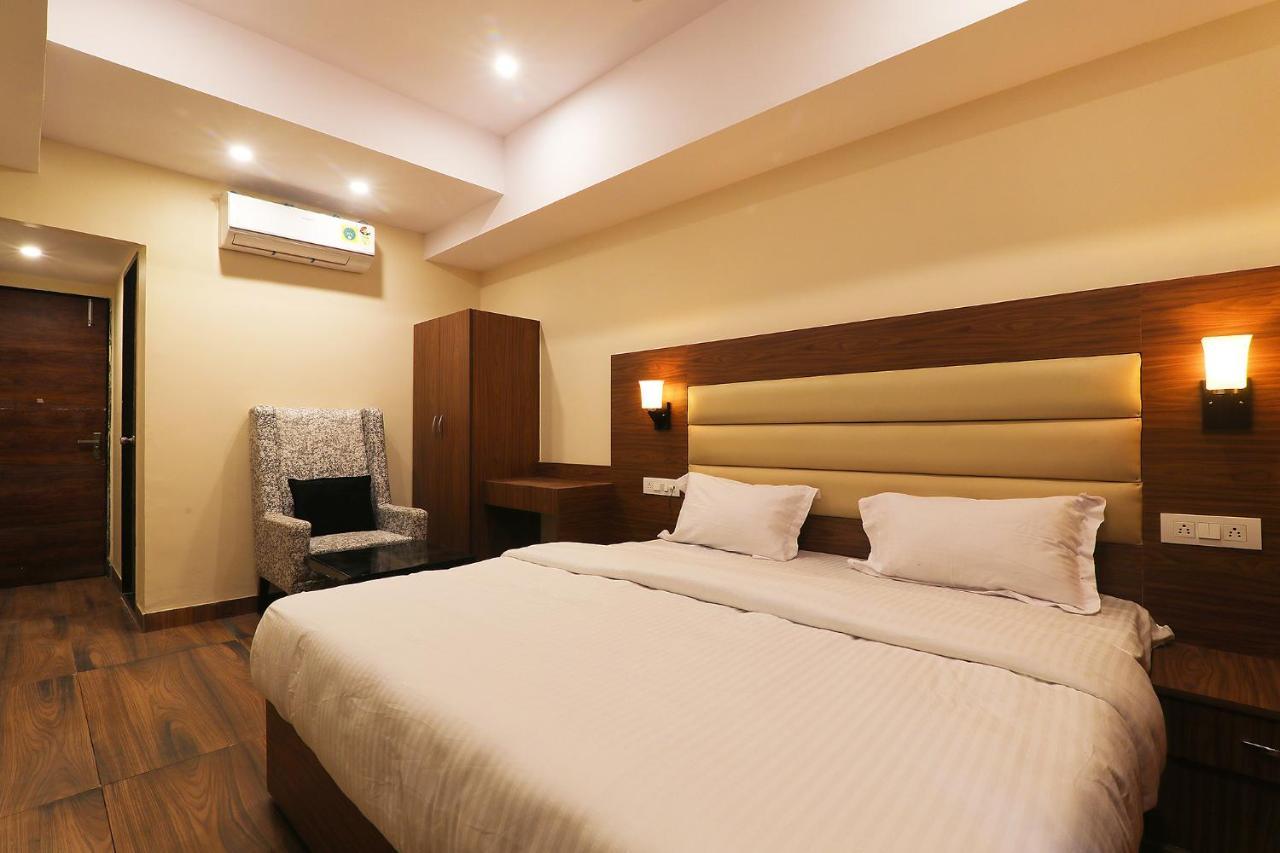 Fabhotel Blueark ラクナウ エクステリア 写真